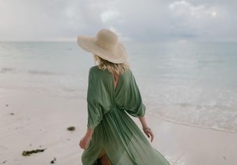 Beach Maxi Dresses: Styling Ideas